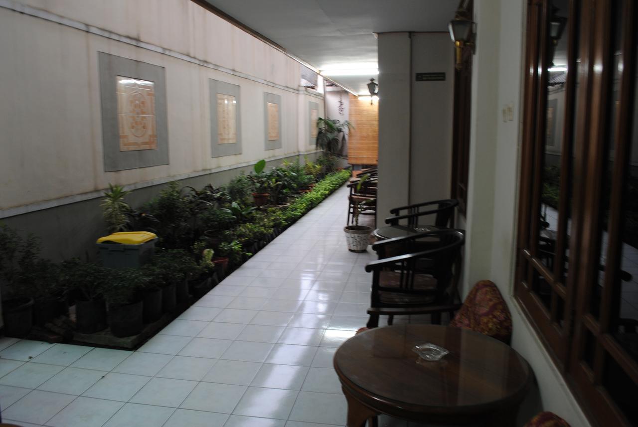 Hotel Wisata Baru Serang Buitenkant foto