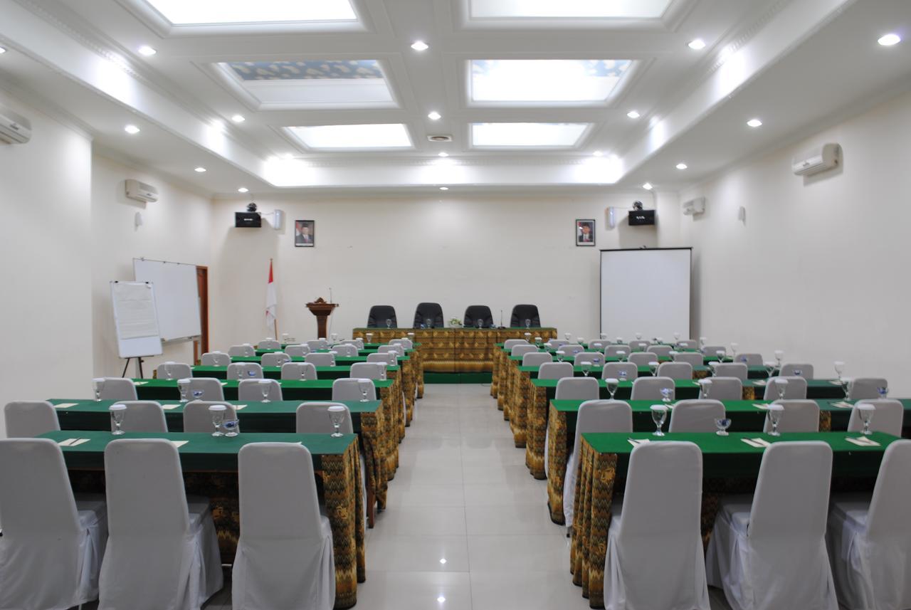 Hotel Wisata Baru Serang Buitenkant foto