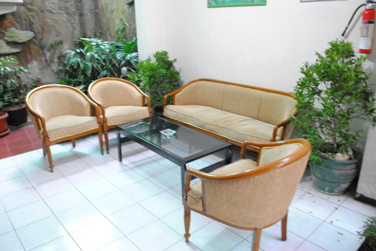 Hotel Wisata Baru Serang Buitenkant foto